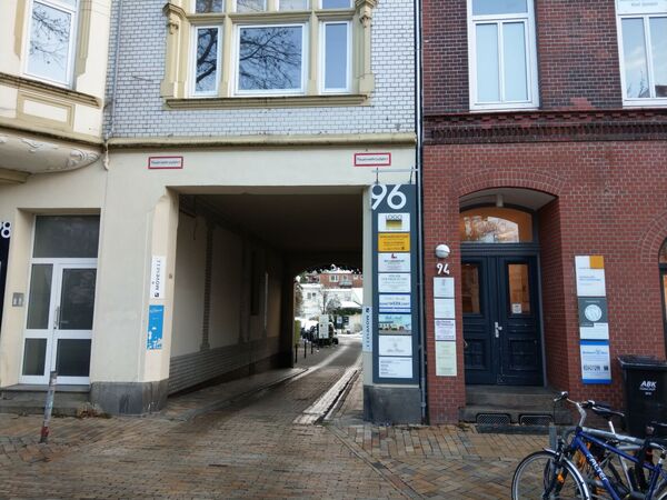 Einfahrt der Holtenauer Str. 96